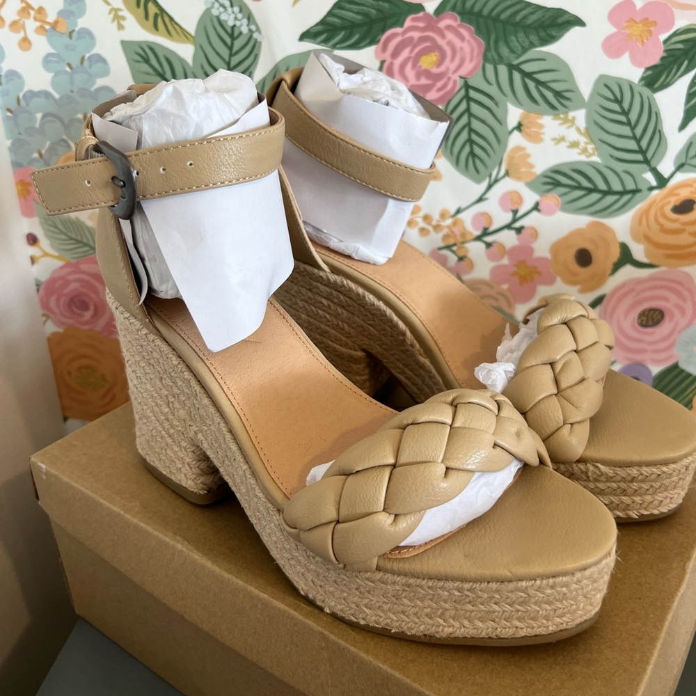 Oasis Society Roccio Puffer Jute Heeled Sandal Womens Size 8.5 Color: Beige/Tan